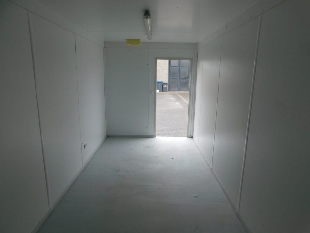 24 Fuss Lagercontainer / isoliert – Bild 3
