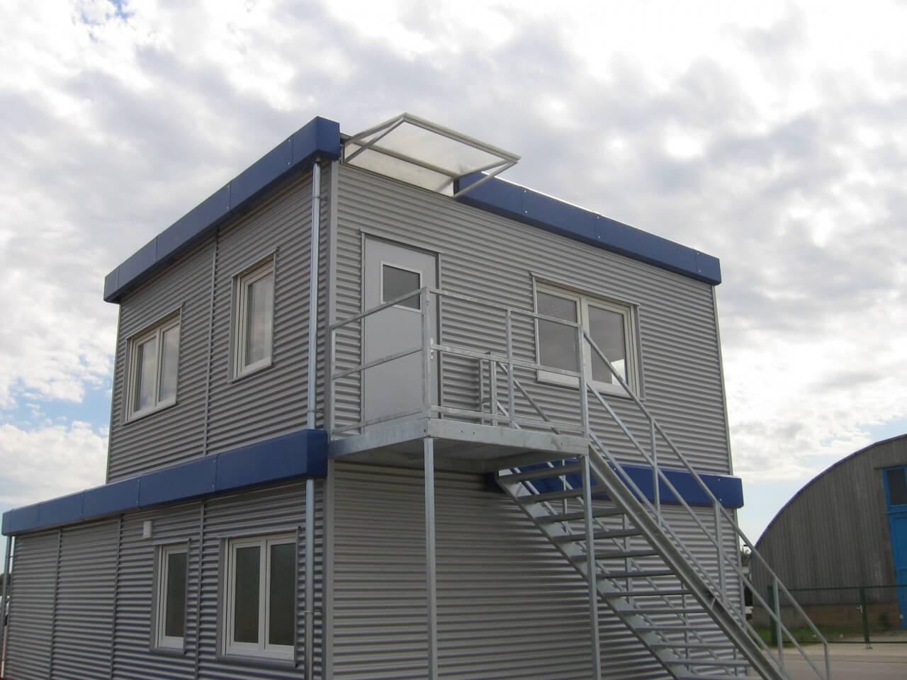 Bürocontaineranlage mit Aluwelle – Bild 2