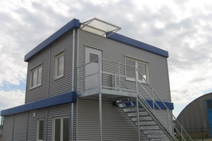 Bürocontaineranlage mit Aluwelle – Bild 4