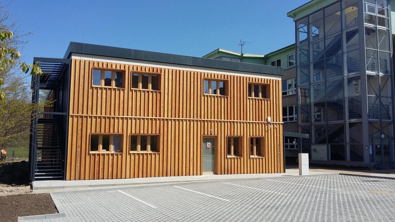 Containeranlage mit Holzfassade – Bild 7