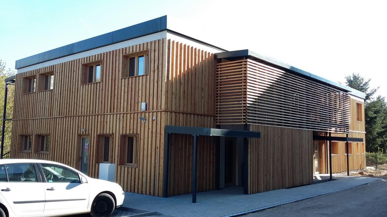 Containeranlage mit Holzfassade – Bild 2