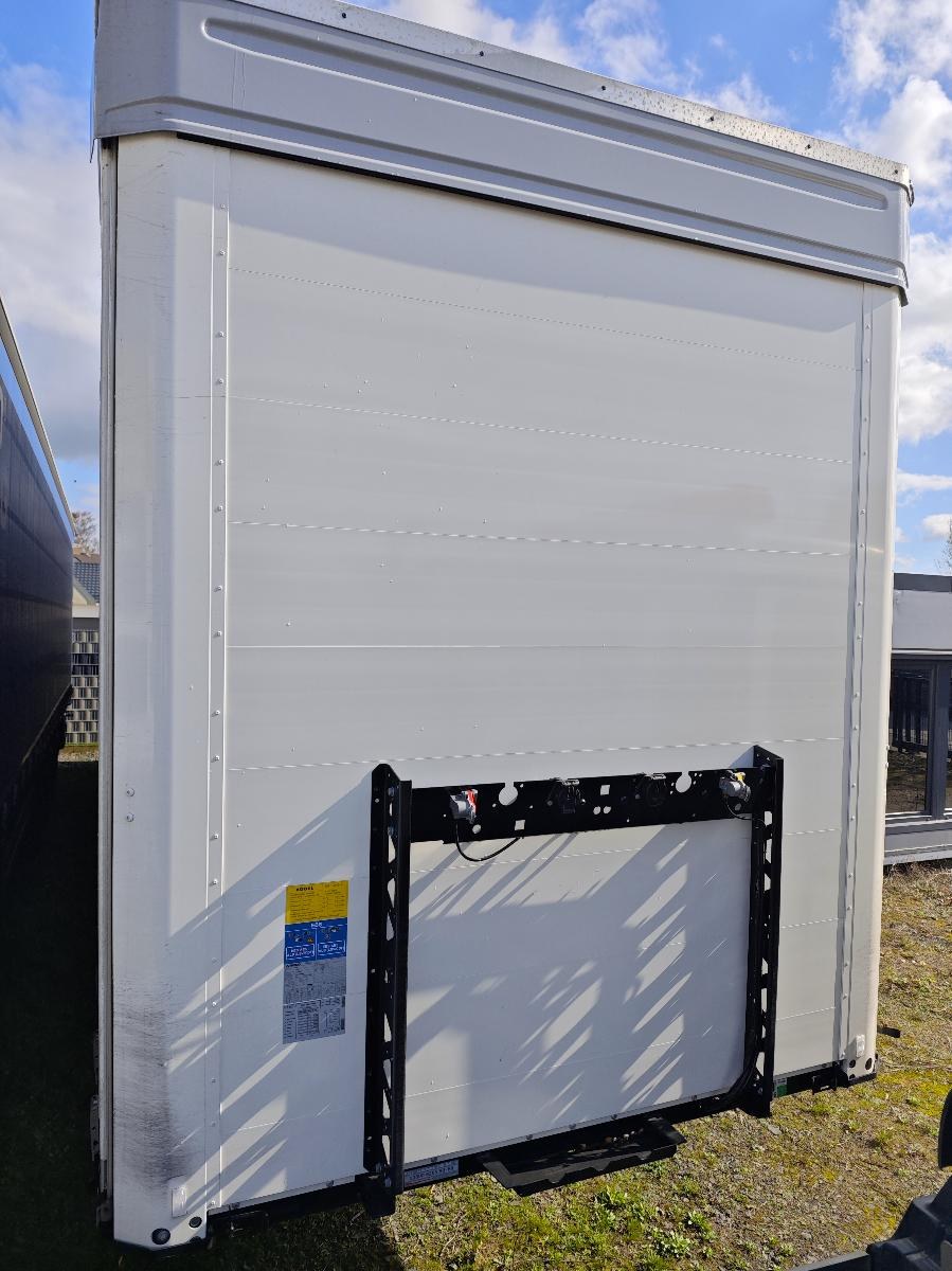 Kögel MEGA Hubdach, VarioFix, 1. Liftachse – Bild 2