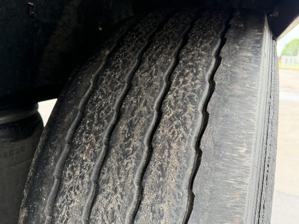 Krone SZ / 2 Achsen / Koffer / Rolltor – Bild 17