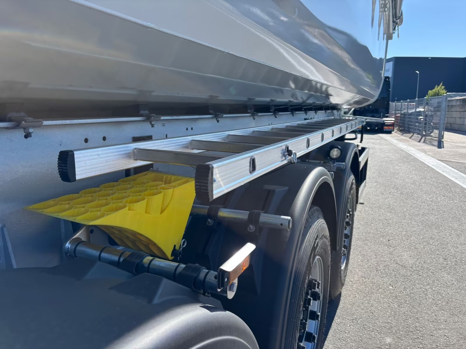 Schmitz Cargobull SKI 24 SL 8.2 – Ansicht 3