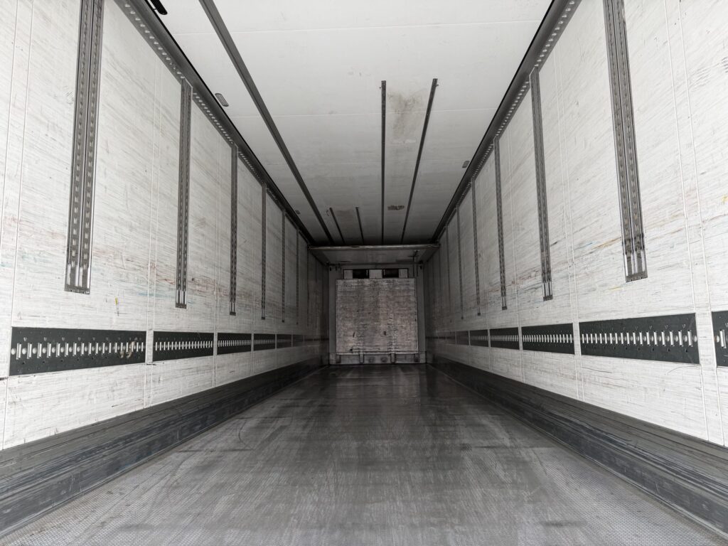 Schmitz Cargobull SKO24 / Carrier Vector 1850 / Doppelstock / Lift – Bild 9