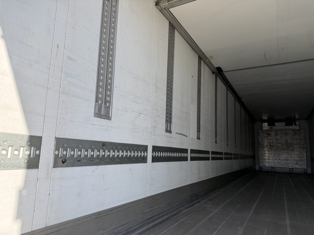 Schmitz Cargobull SKO24 / Carrier Vector 1950 Multitemp / Lift – Bild 11