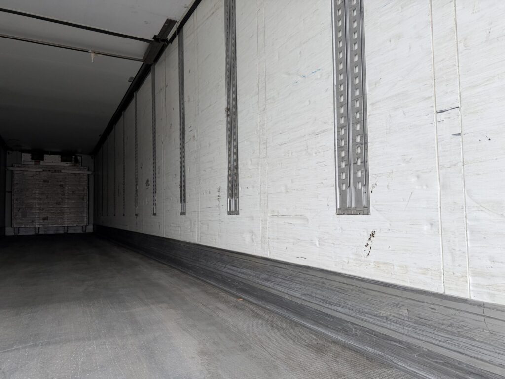 Schmitz SKO24 / Carrier 1950Mt / Multitemp / Lift – Bild 11