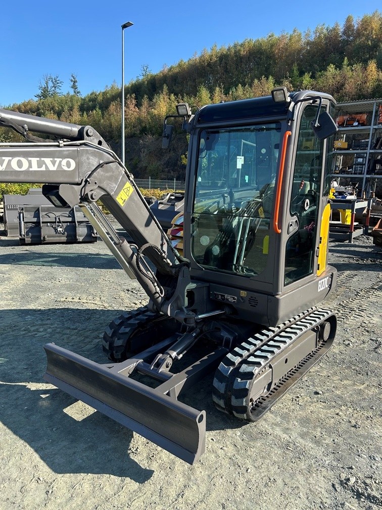 Volvo EC27C Kompaktbagger – Ansicht 2